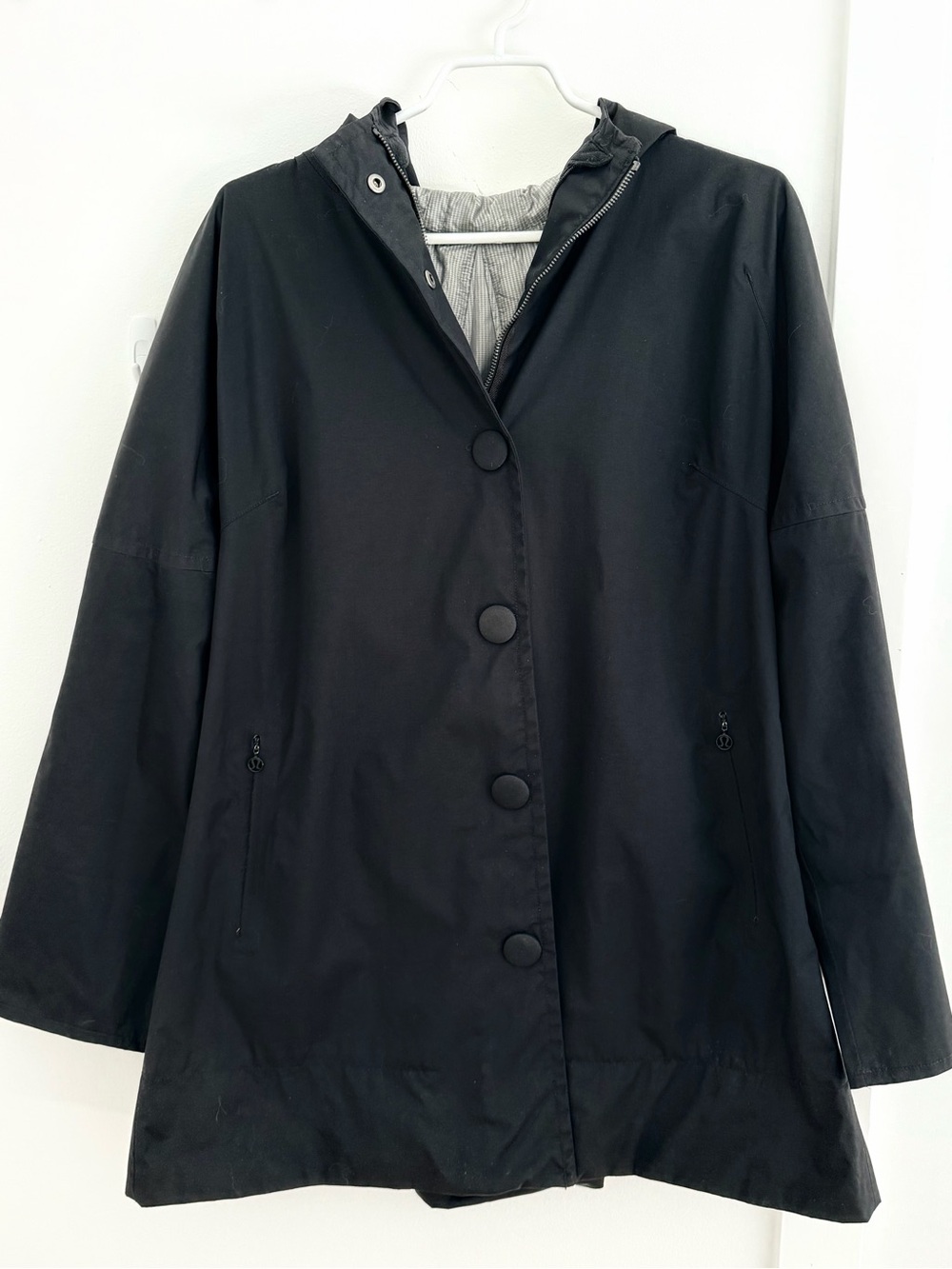 lululemon athletica A Lady style black raincoat